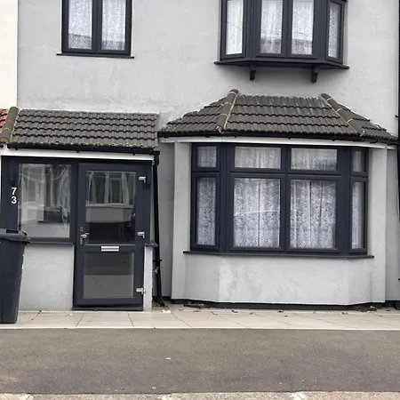 5 Bed Room House